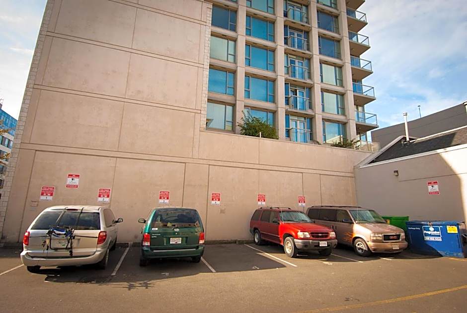 Ocean Island Inn | Backpackers | Suites