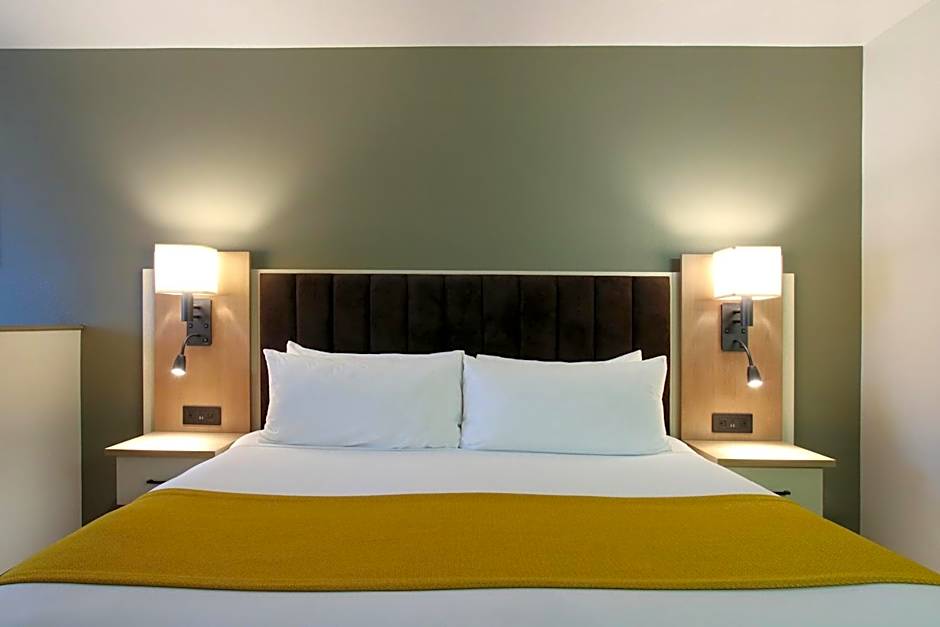Oxford Suites Spokane Valley