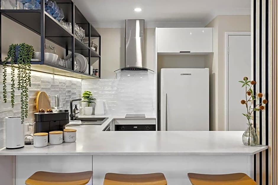 Jolly on James- 2BDR