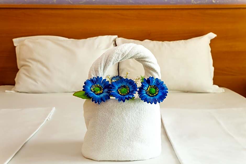 Complex Sunrise by HMG - All Inclusive