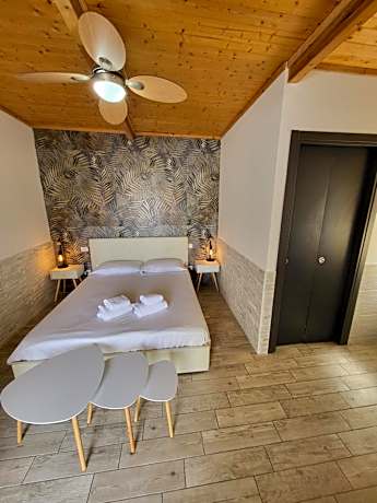 Superior Double Room with Private Garden - Separate Building