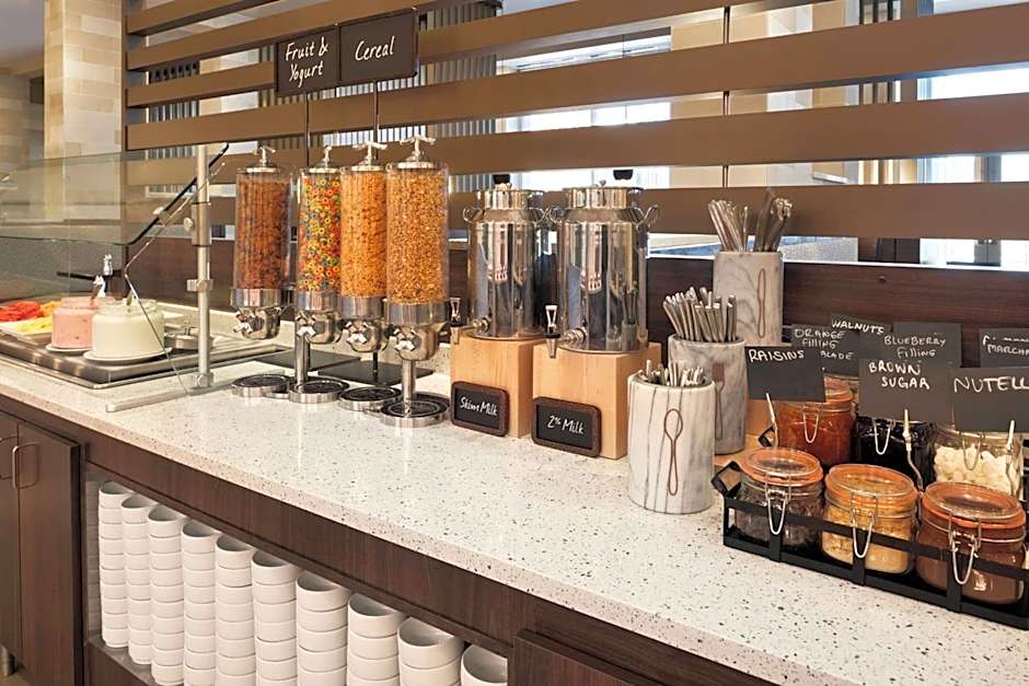 Embassy Suites By Hilton Chicago-Naperville