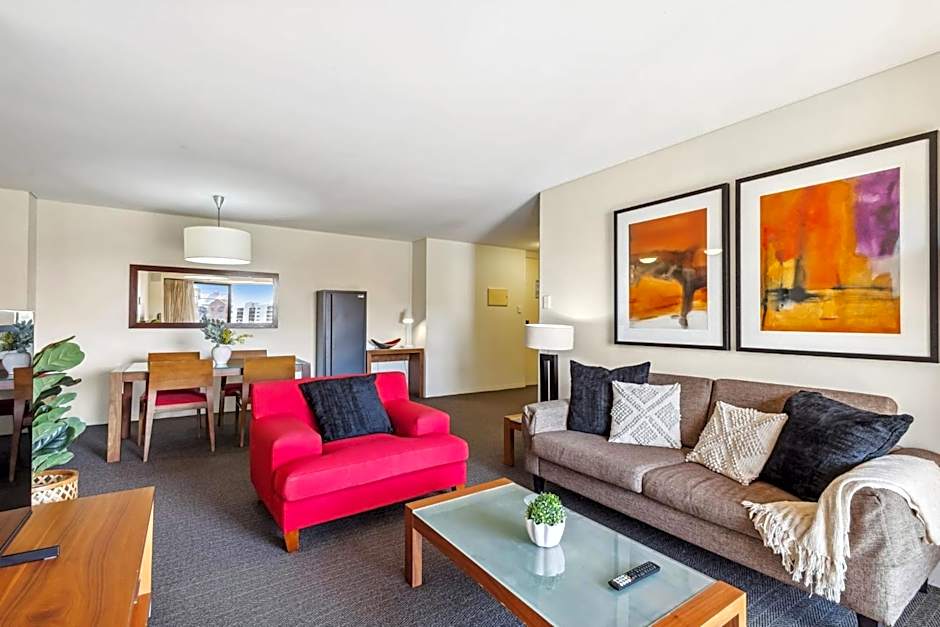 Cozy 2-Bedroom Apartment with City Views