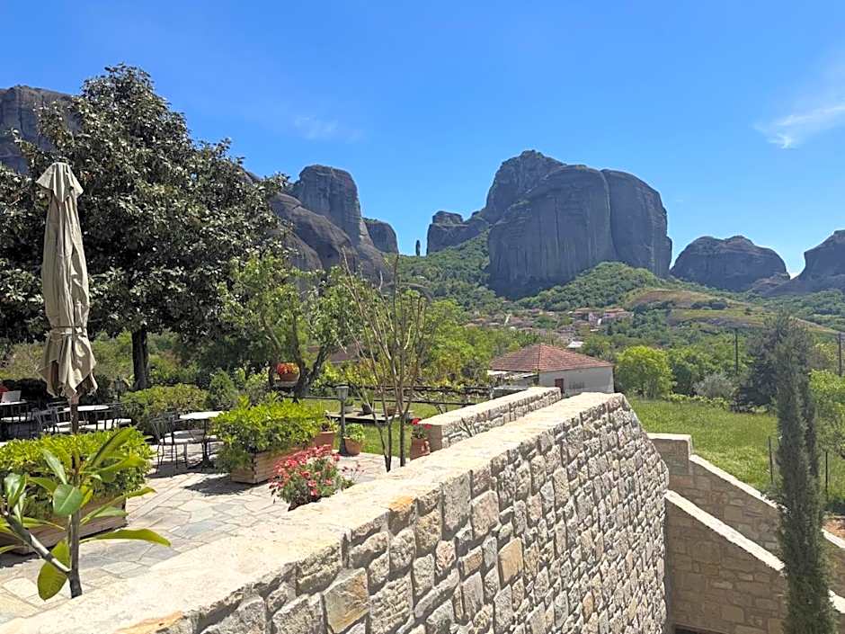 Hotel Doupiani House