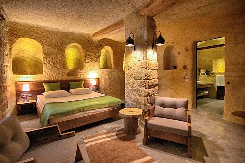 1811 Cave Hotel
