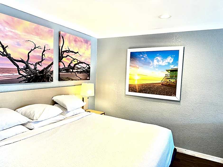 Days Inn by Wyndham Pensacola - Historic Downtown