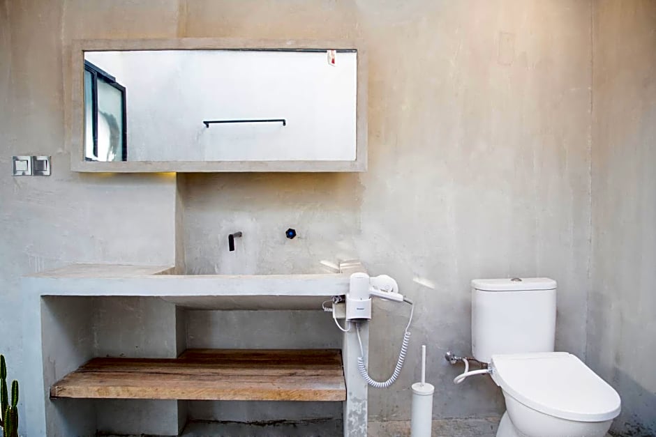 Flores Passport House