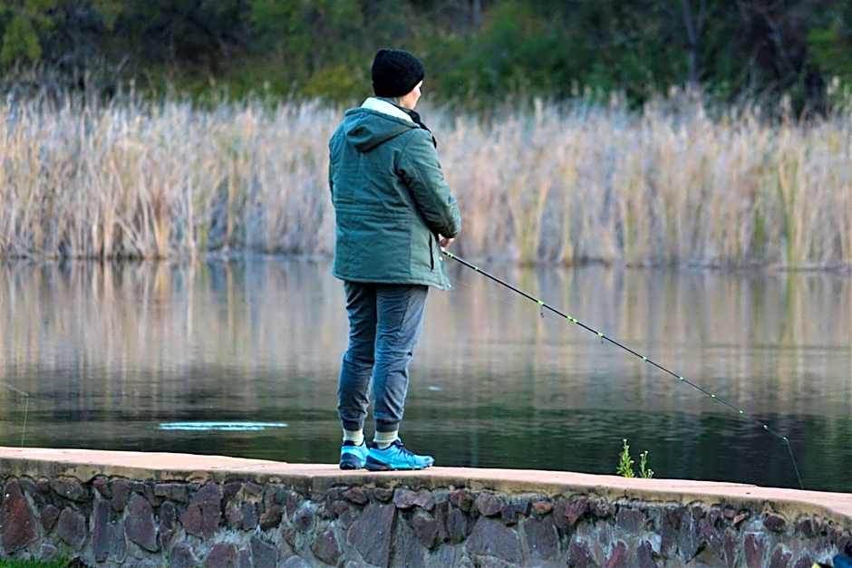 Bass Lake Country Lodge