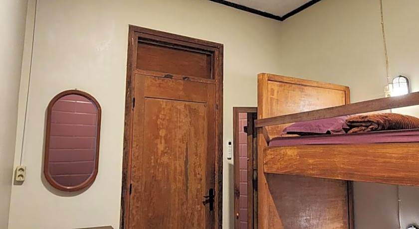 Semeru Hostel Malang