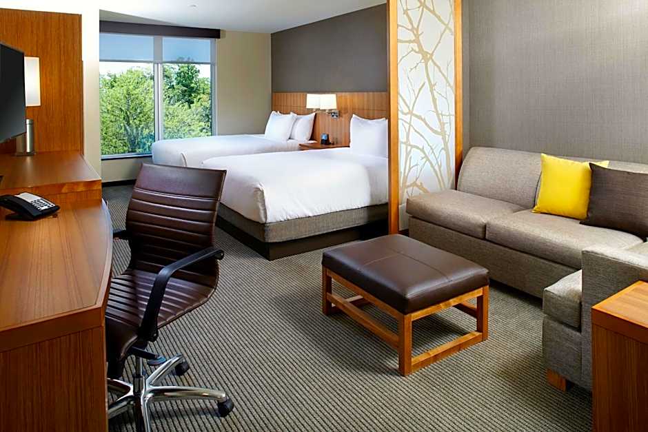 Photo 1 of 10 of 2 Queen Beds with Sofabed, High Floor