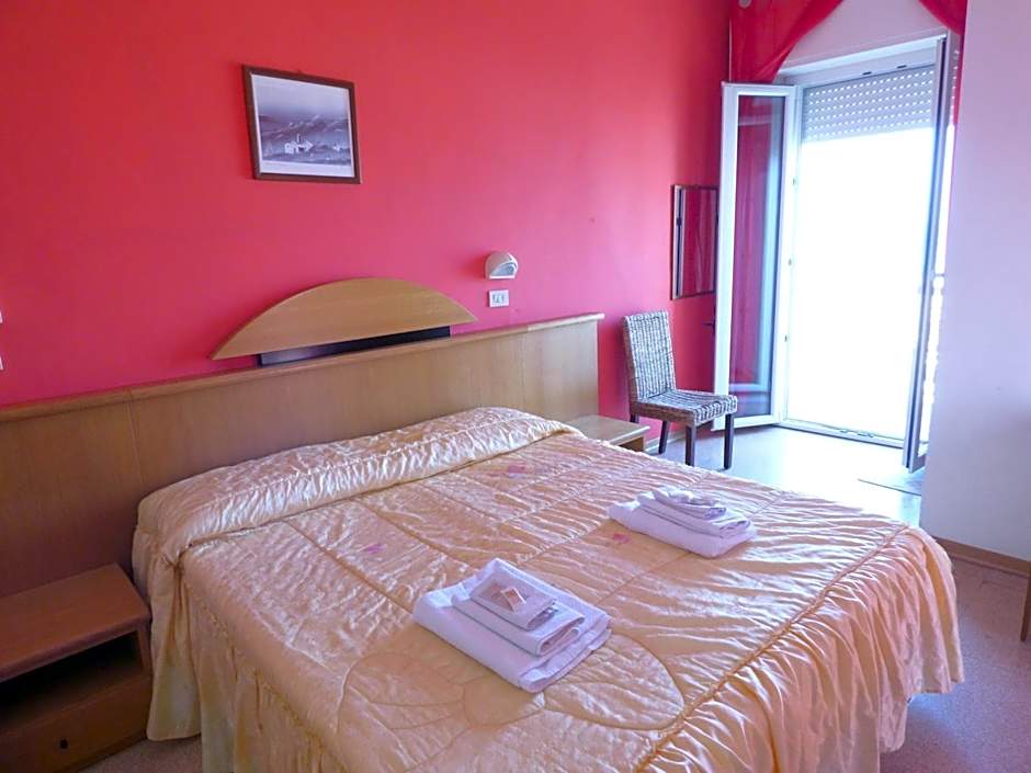 Consul Hotel