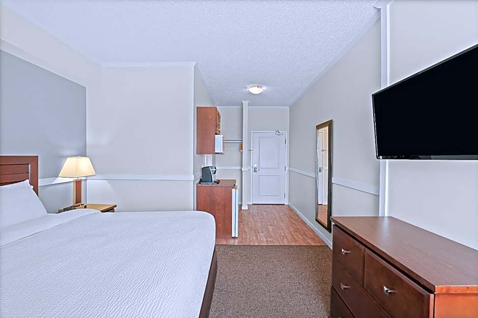 Elk Island Studios - Lamont