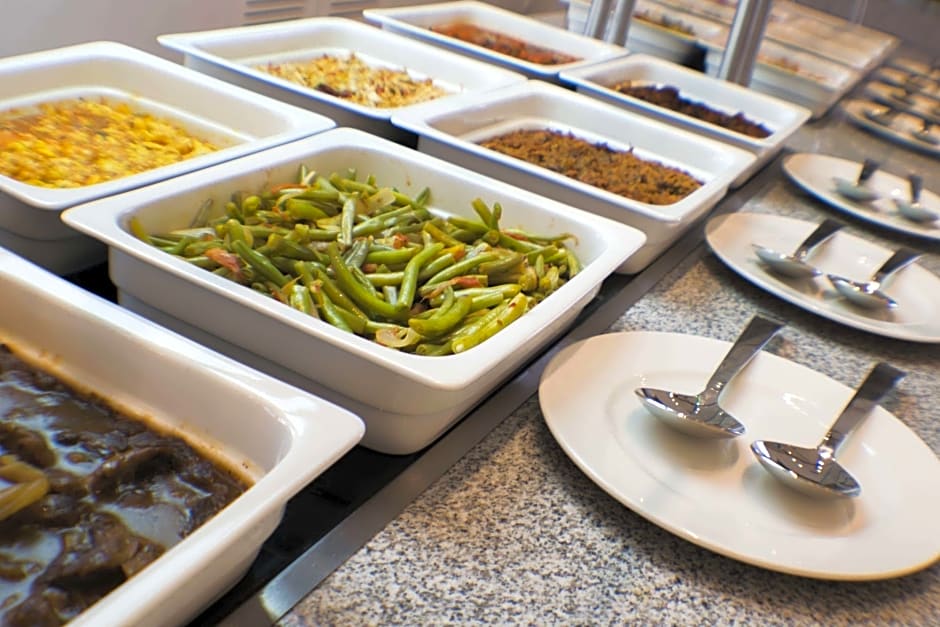 HS HOTSSON Hotel Silao