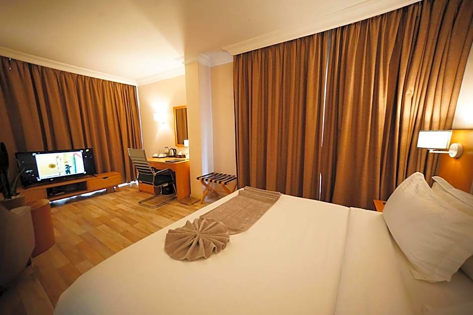 Mado Hotel