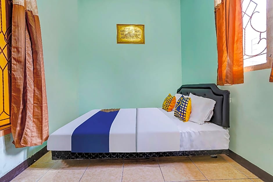 SPOT ON 91159 Kost Putrana Syariah