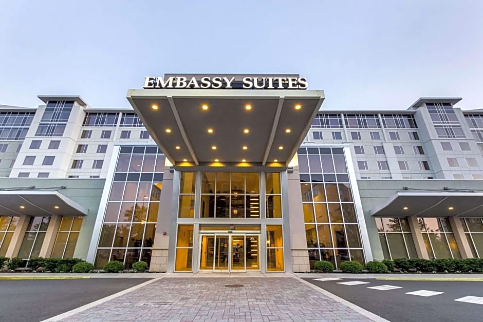 Embassy Suites By Hilton Elizabeth-Newark Airport