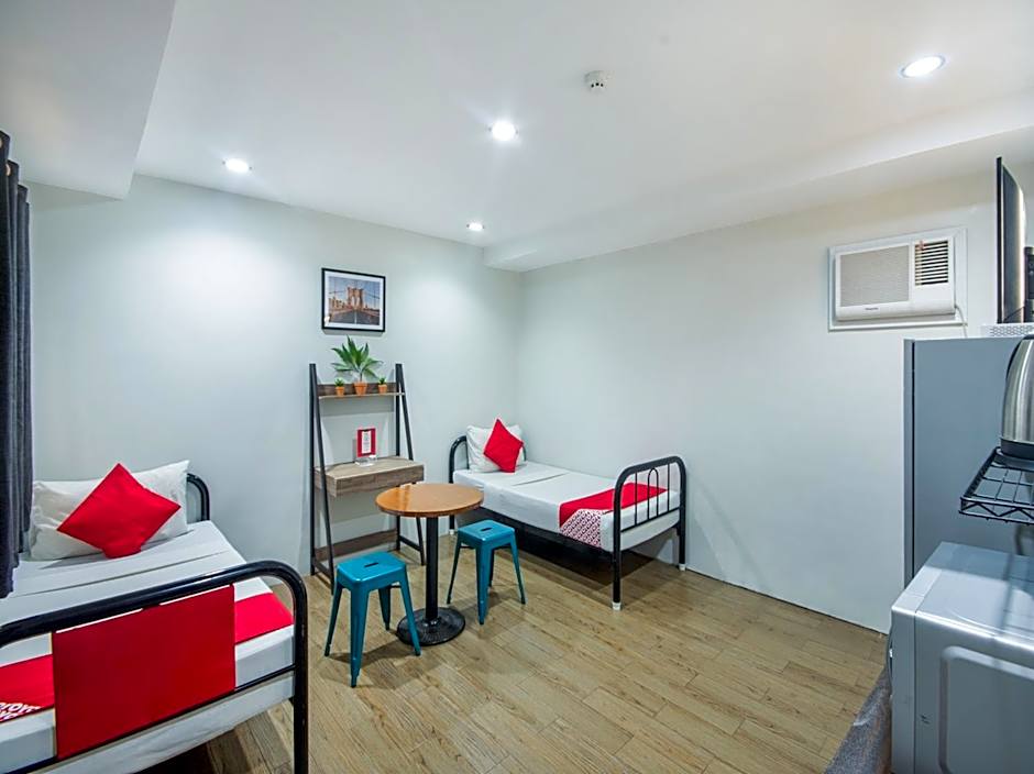 OYO 443 Maria Cristina Arcade Suites