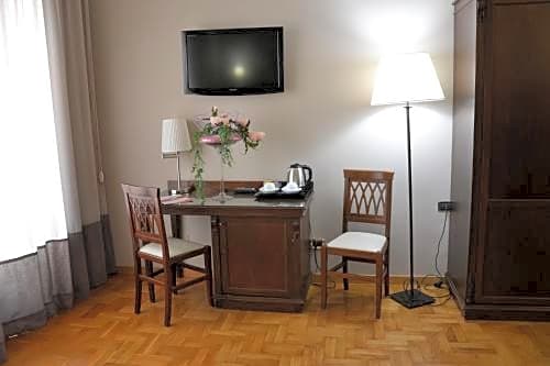 Smart Hotel Gallery House