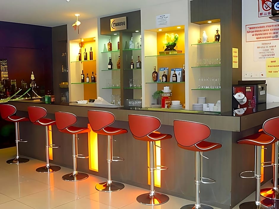 S2 Hotel
