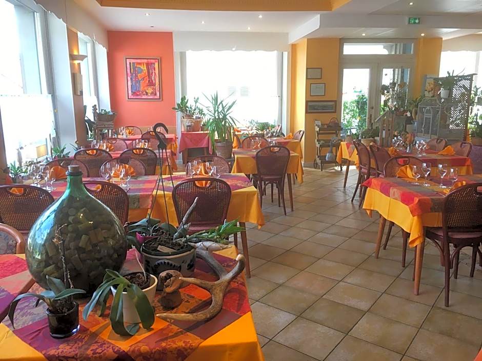 Logis Hôtel - Restaurant Aux Bruyères