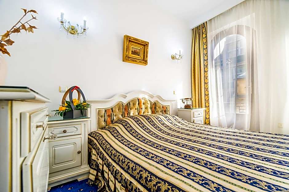 Hotel Carpati Imparatul Romanilor