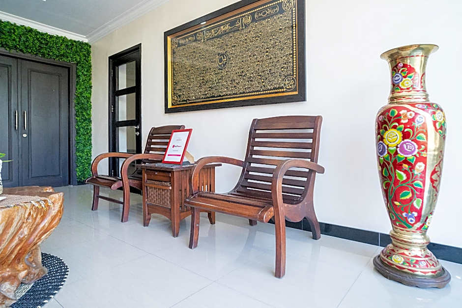 RedDoorz Syariah near Marvell City Mall 2