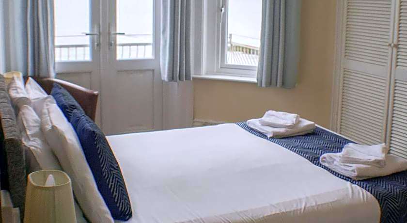 OYO Shanklin Beach Hotel