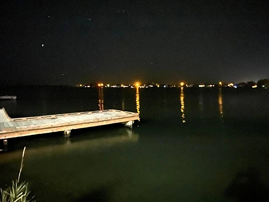 Lakeshore Inn Water Front