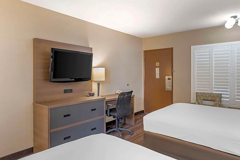 Best Western Plus Stovall's Inn