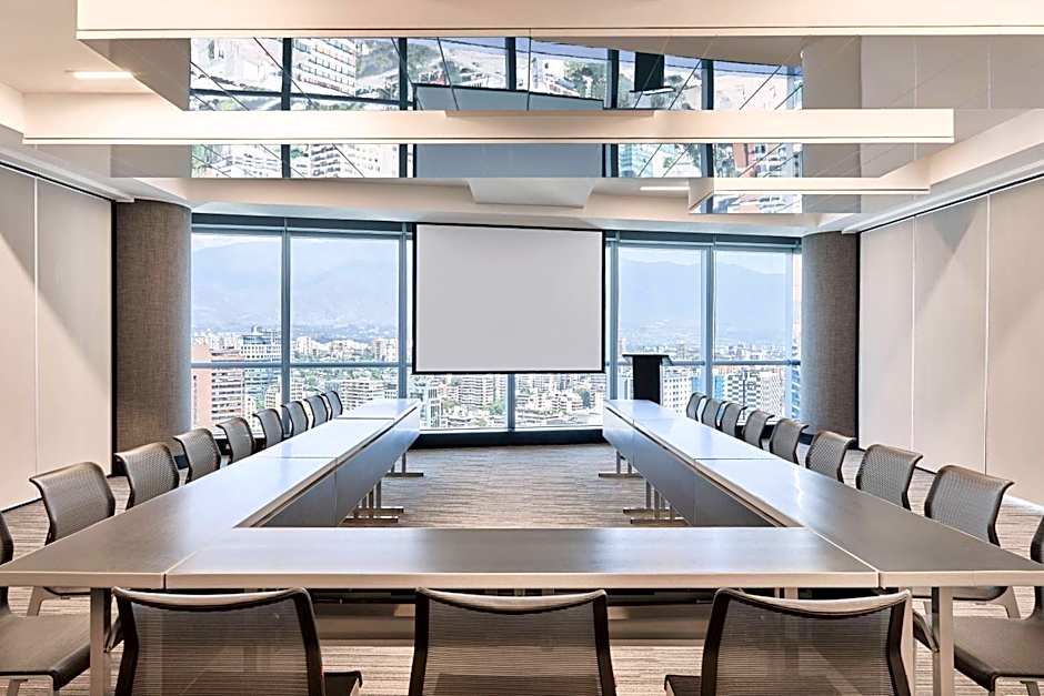 AC Hotel Santiago Cenco Costanera