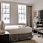 Club Quarters Hotel in Houston