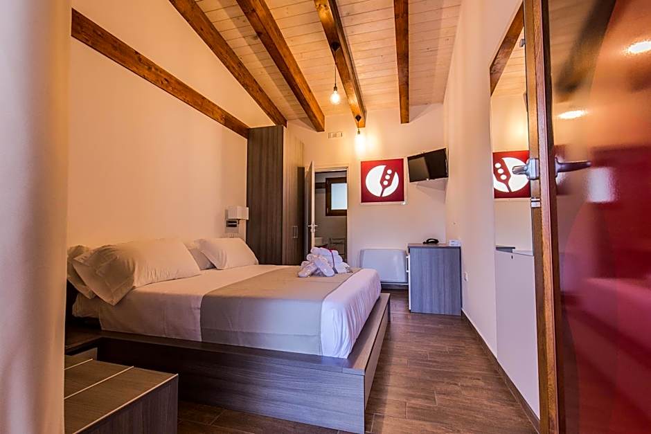 Photo 1 of 7 of Double Room