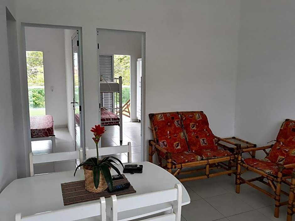 Apartamento de 2 quartos em maresias com piscina