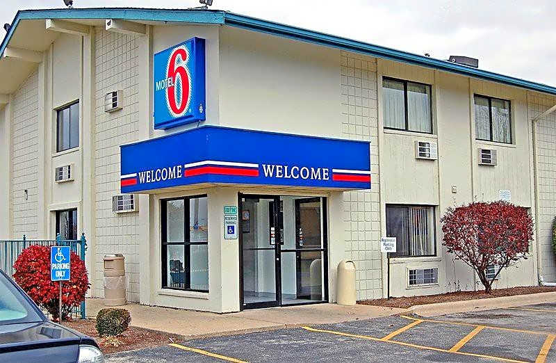Motel 6-Normal, IL - Bloomington Area