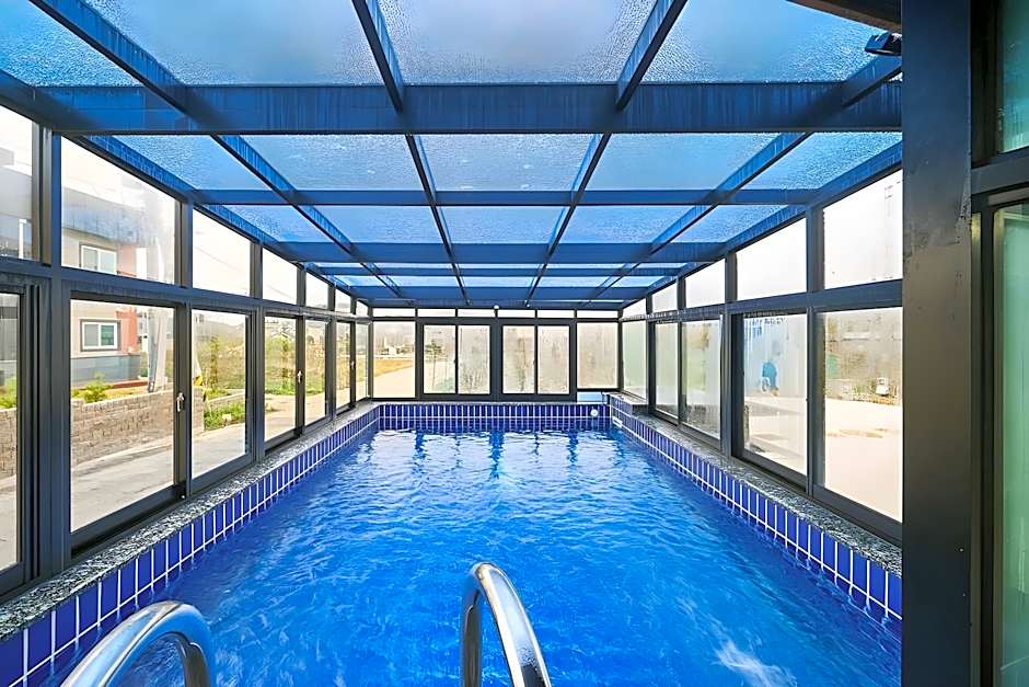 Foto 1 von 33 von Play here too Pool villa