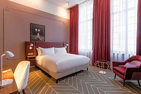 ruby superior room, larger guest room, 1 king