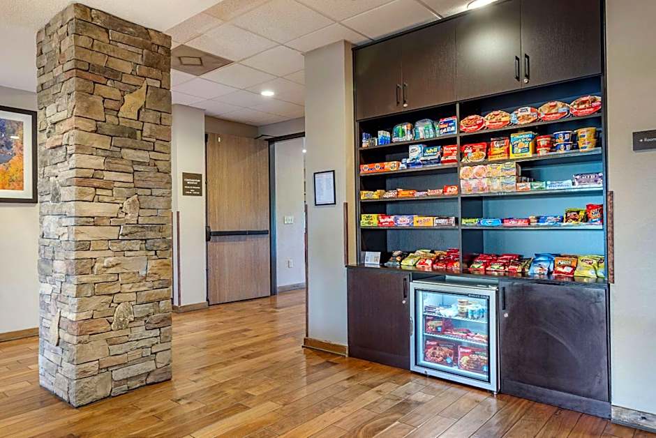 Comfort Inn & Suites Blue Ridge