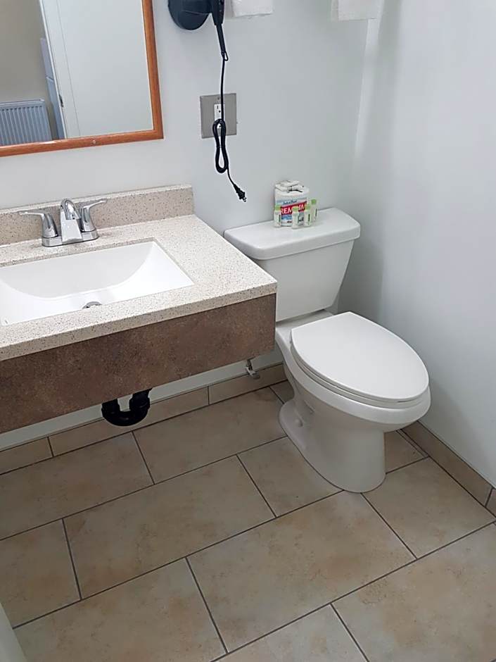 Parkway Motel & European Lodges