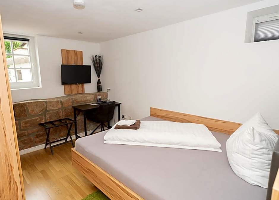 Hotel Garni BURG WALDENSTEIN
