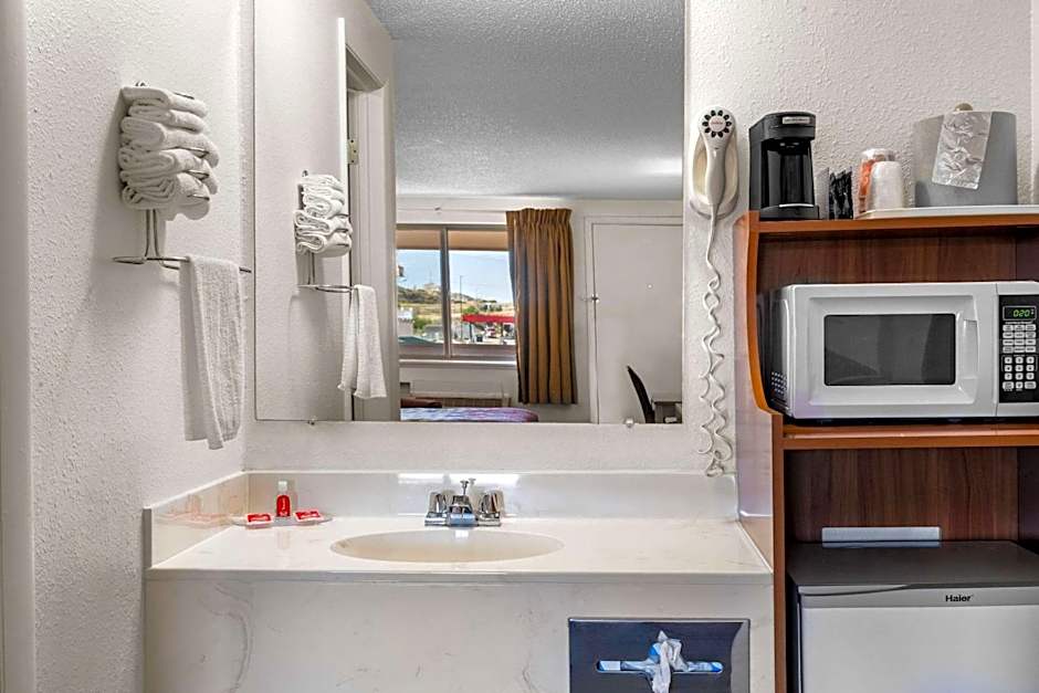 Econo Lodge Miles City I-94