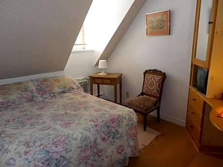Small Double Room