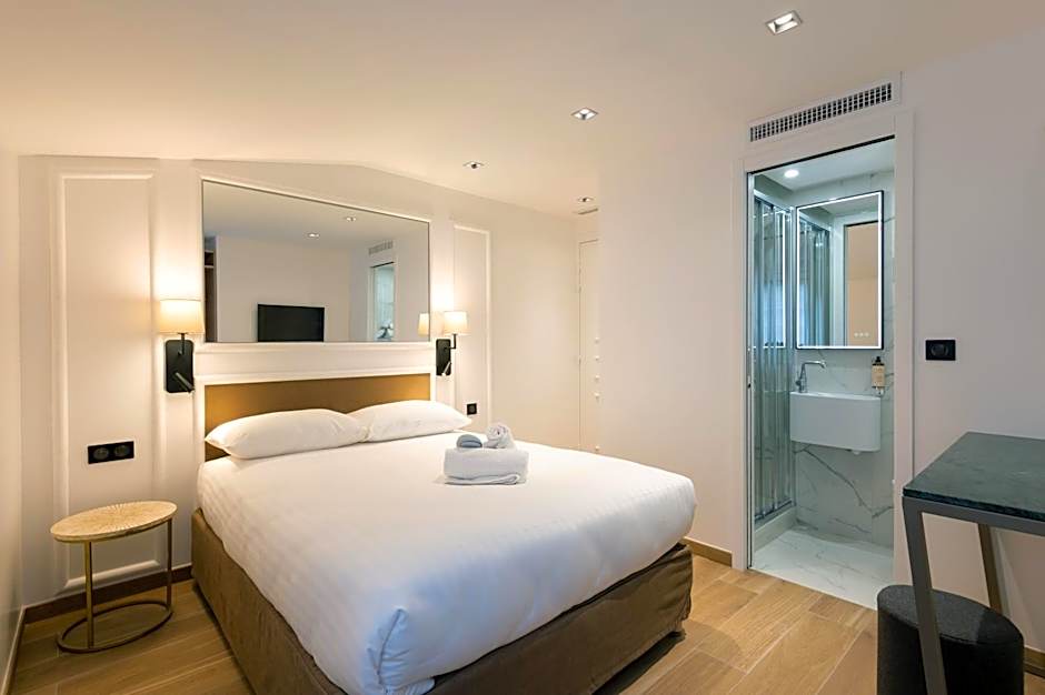 HOTEL AU COEUR DE REPUBLIQUE