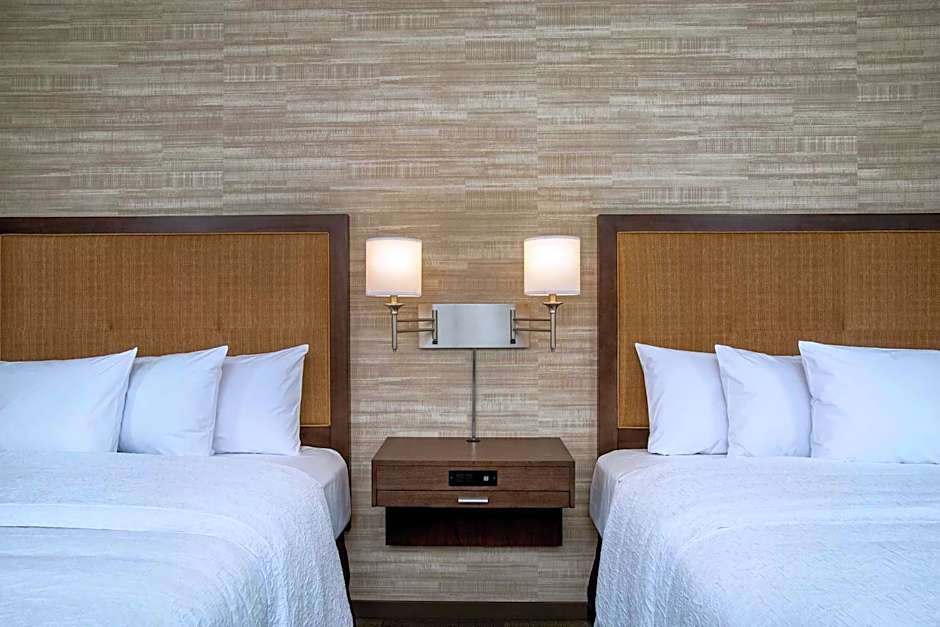 Hampton Inn By Hilton & Suites Oahu/Kapolei, HI