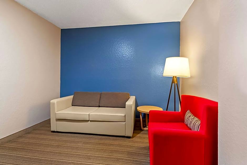 Sonesta Essential IAH Airport JFK Boulevard - Newly Renovated