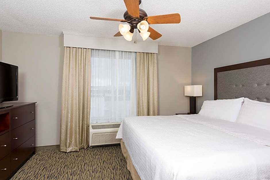 Homewood Suites By Hilton Bloomington