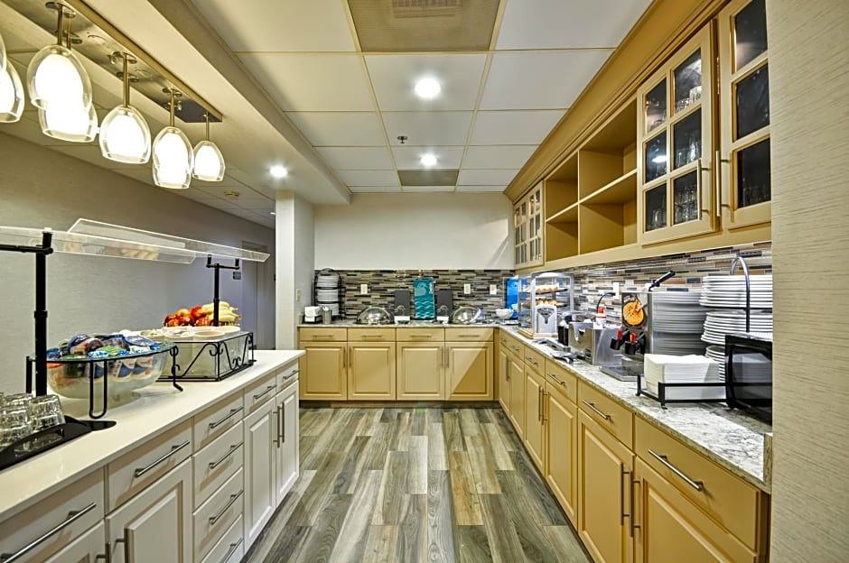 Homewood Suites by Hilton Phoenix-Biltmore