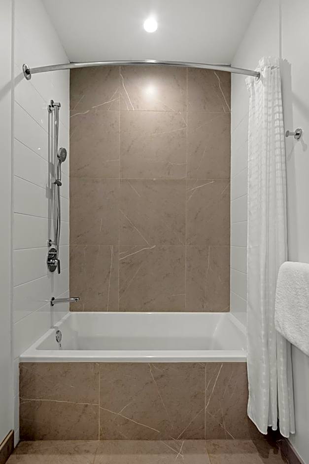 Level Los Angeles - Downtown Flower