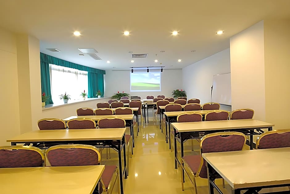 4th Zhongshan Road Garden Inn