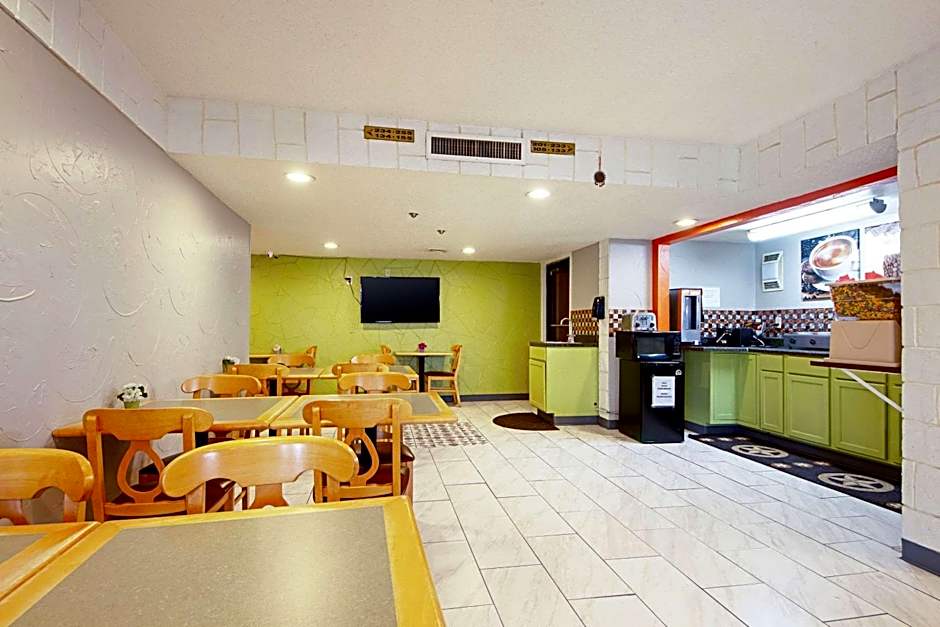 Economy Inn & Suites