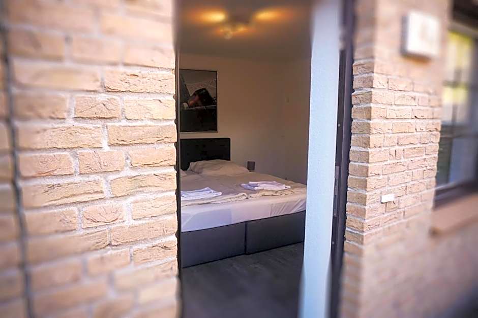 Ellada Restaurant & Hotel